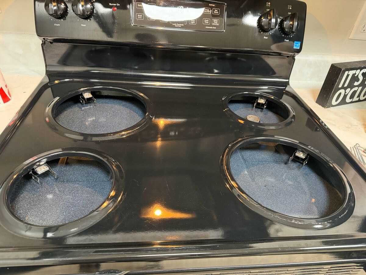 Sparkling clean glass stovetop by Katherine's Cleaning Services in Charleston, SC